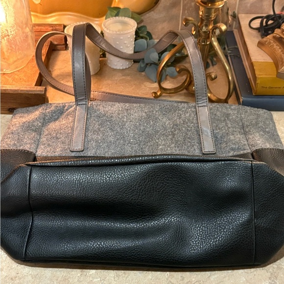 Relic Gray and Black Tote Bag with Two-Tone Design - Picture 9 of 14